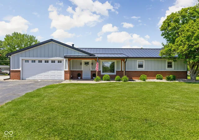 Homes for sale in Rushville, IN | 2087 S State Road 3, Rushville, IN 46173 | MLS# 22102333