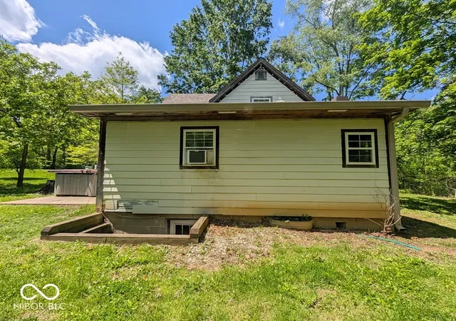 3rd image of 925 Pumpkinvine Hill Rd, Martinsville, IN 46151 | MLS# 22102365