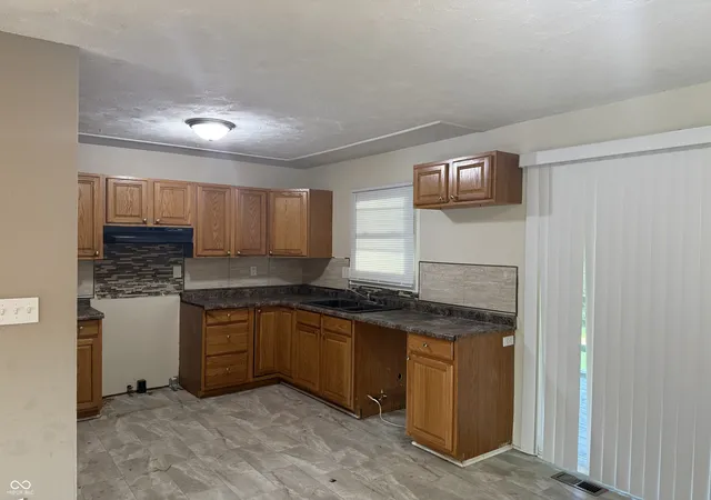 5th image of 3829 Alsace Pl, Indianapolis, IN 46226 | MLS# 22102388