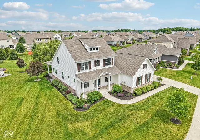 2nd image of 3760 Shady Lake Dr, Westfield, IN 46074 | MLS# 22102401
