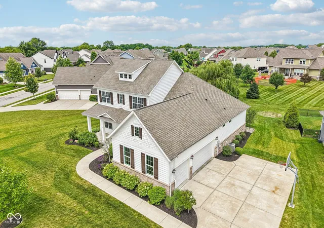 3rd image of 3760 Shady Lake Dr, Westfield, IN 46074 | MLS# 22102401