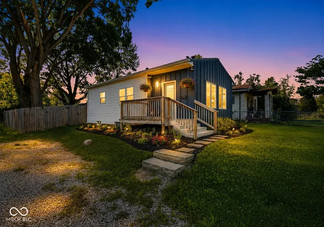 1st image of 621 N Bradley Ave, Indianapolis, IN 46201 | MLS# 22102409