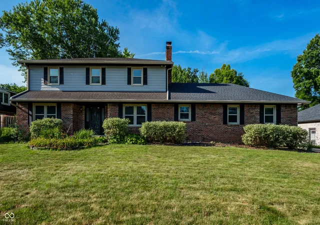 2nd image of 7313 Highburry Dr, Indianapolis, IN 46256 | MLS# 22102435