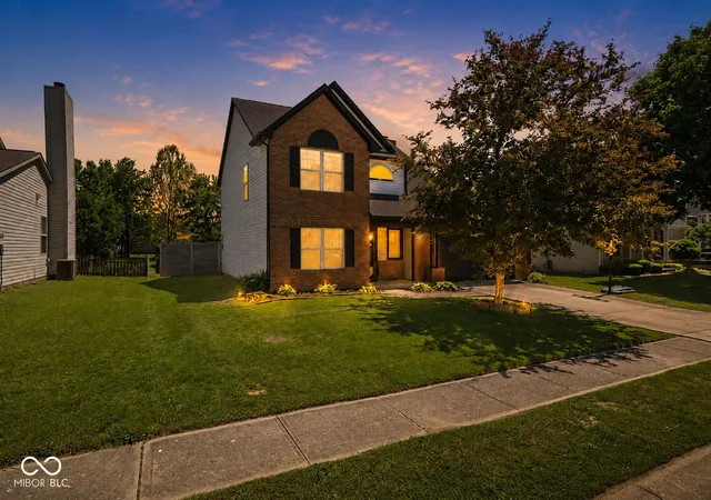 Photo 3 of Single family home for sale at 7793 Cobblesprings Dr, Avon, IN 46123 | MLS# 22102449 | Listing updated on 2026-09-18
