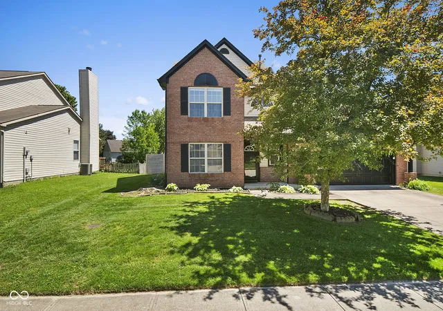 Photo 3 of Single family home for sale at 7793 Cobblesprings Dr, Avon, IN 46123 | MLS# 22102449 | Listing updated on 2026-09-18