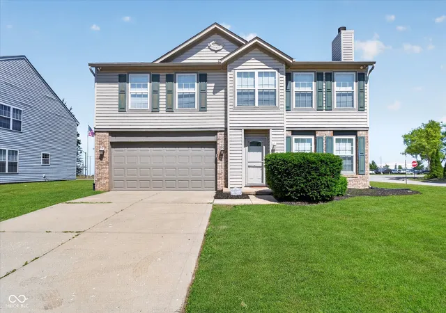 1st image of 1 Somerset Cir, Brownsburg, IN 46112 | MLS# 22102456