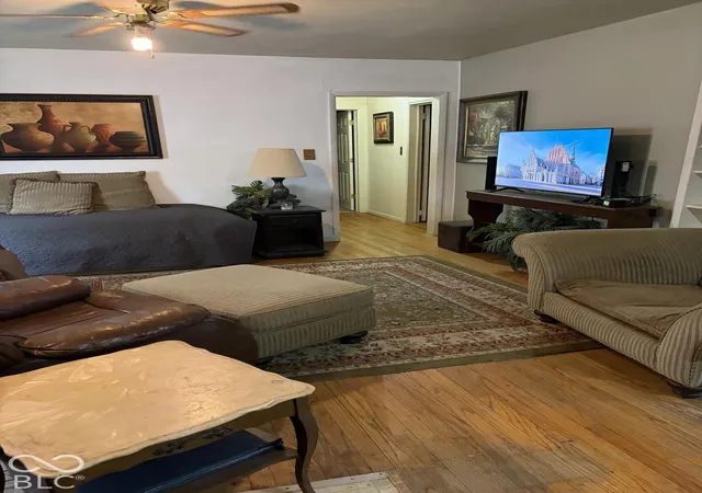 Photo 2 of Single family home for sale at 918 Maplewood Ave, Anderson, IN 46012 | MLS# 22102482 | Listing updated on 2026-10-15