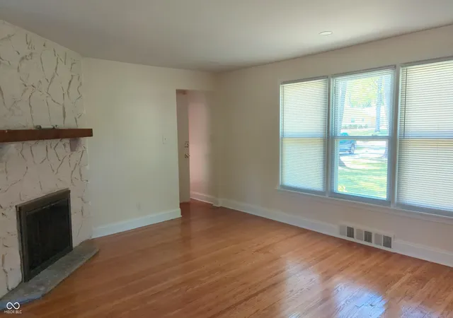 Photo 2 of Sale Pending at 8615 El Rico Dr, Indianapolis, IN 46240 | MLS# 22102486 | Listing updated on 2026-08-11