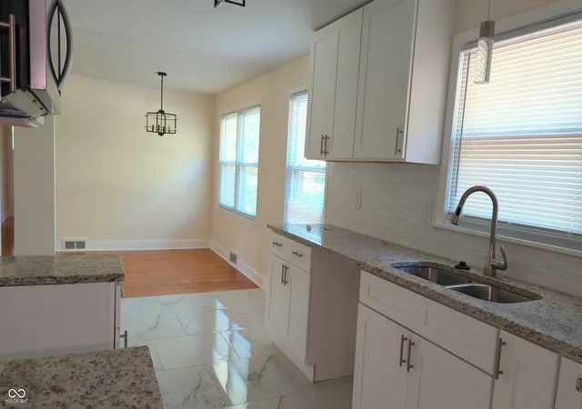 Photo 4 of Sale Pending at 8615 El Rico Dr, Indianapolis, IN 46240 | MLS# 22102486 | Listing updated on 2026-08-11