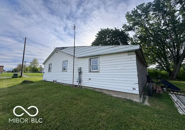 3rd image of 211 W Pearl St, Dunkirk, IN 47336 | MLS# 22102492