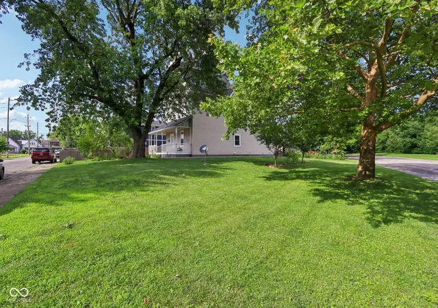 2nd image of 1129 Trowbridge St, Indianapolis, IN 46203 | MLS# 22102524
