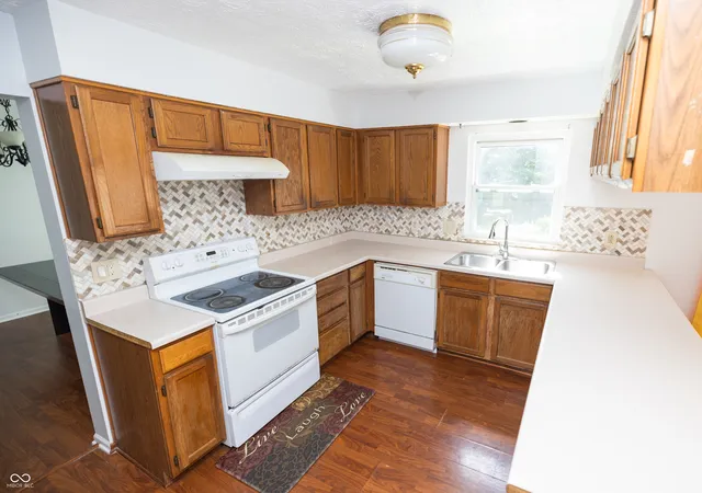 4th image of 6037 Mcclellan Ct, Indianapolis, IN 46254 | MLS# 22102538