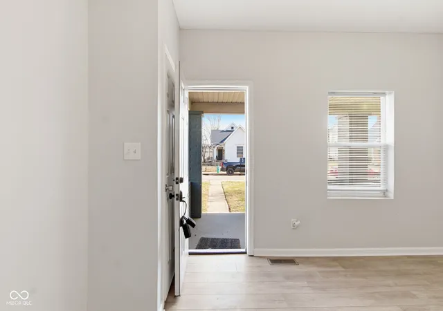 4th image of 1338 Barth Ave, Indianapolis, IN 46203 | MLS# 22102547
