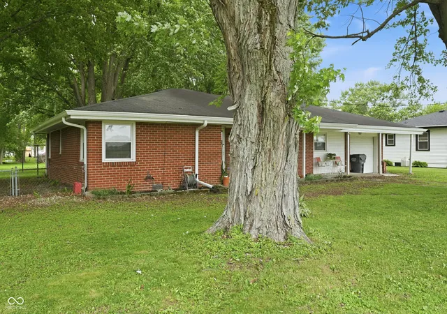 Homes for sale in Anderson, IN | 4405 S 50 W, Anderson, IN 46013 | MLS# 22102557