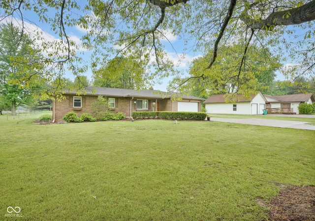 Homes for sale in Avon, IN | 4611 E County Road 100 N, Avon, IN 46123 | MLS# 22102587