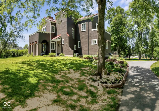 Photo 2 of Single family home for sale at 730 W 6th Street, Seymour, IN 47274 | MLS# 22102645 | Listing updated on 2026-09-21