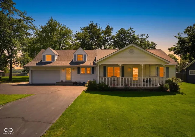 1st image of 114 N Cook Rd, Muncie, IN 47303 | MLS# 22102673
