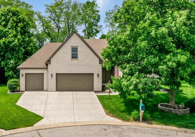 2nd image of 4300 Tally Ho Cir, Zionsville, IN 46077 | MLS# 22102677
