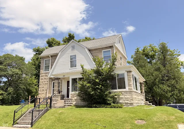 41st image of 521 S Grant St, Bloomington, IN 47401 | MLS# 22102682