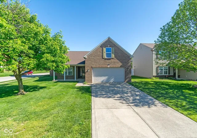 Homes for sale in Fortville, IN | 721 Bluff Creek Dr, Fortville, IN 46040 | MLS# 22102683