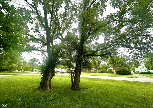 5th image of 310 N Franklin Rd, Indianapolis, IN 46219 | MLS# 22102703