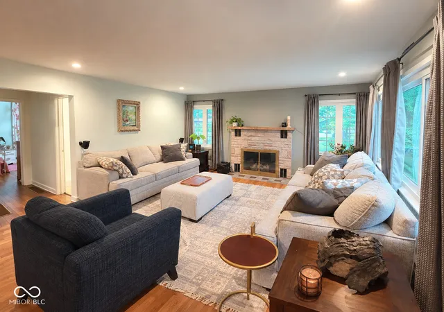 Photo 3 of Single family home for sale at 702 Crockett St, Covington, IN 47932 | MLS# 22102728 | Listing updated on 2026-09-22