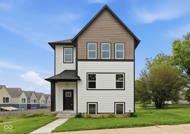 Photo 1 of Single family home for sale at 71 Steeples Blvd, Indianapolis, IN 46222 | MLS# 22102732 | Listing updated on 2026-08-28
