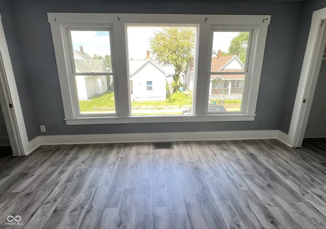 5th image of 713 Reed St, Columbus, IN 47201 | MLS# 22102744