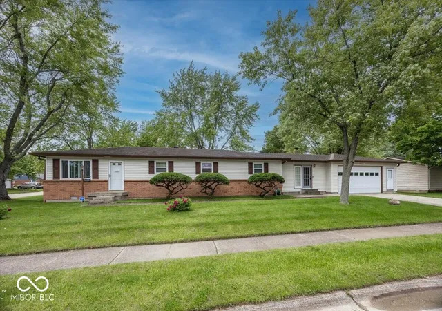 1st image of 11151 Monroe Ct, Indianapolis, IN 46229 | MLS# 22102761