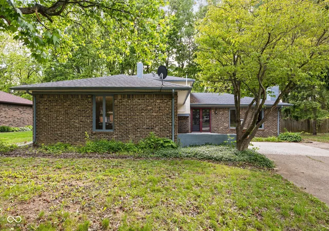 Photo 1 of Single family home for sale at 310 S Serenity Way, Greenwood, IN 46142 | MLS# 22102790 | Listing updated on 2026-09-21