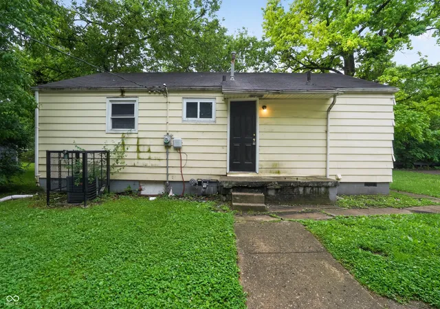 Homes for sale in Indianapolis, IN | 7402 E 46th St, Indianapolis, IN 46226 | MLS# 22102800