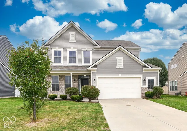 Photo 1 of Single family home for sale at 8304 Welder Pl, Indianapolis, IN 46237 | MLS# 22102825 | Listing updated on 2026-10-06