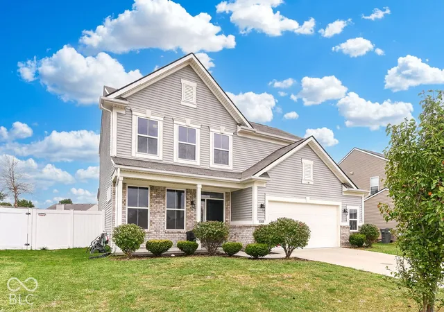 Photo 2 of Single family home for sale at 8304 Welder Pl, Indianapolis, IN 46237 | MLS# 22102825 | Listing updated on 2026-10-06