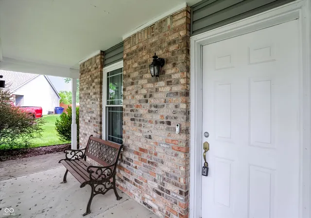 Homes for sale in Indianapolis, IN | 11233 Bayridge Cir E, Indianapolis, IN 46236 | MLS# 22102829