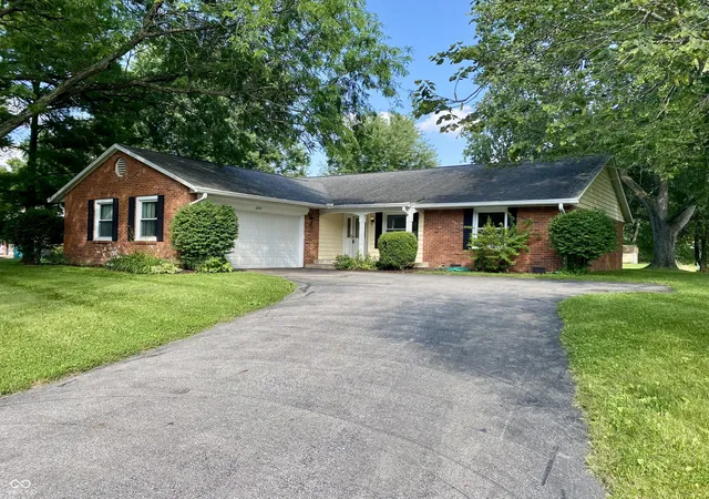 Homes for sale in Brownsburg, IN | 6453 Walnut Wy, Brownsburg, IN 46112 | MLS# 22102844