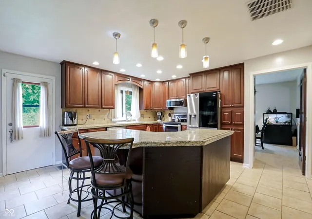 Homes for sale in Indianapolis, IN | 8916 S Franklin Rd, Indianapolis, IN 46259 | MLS# 22102898