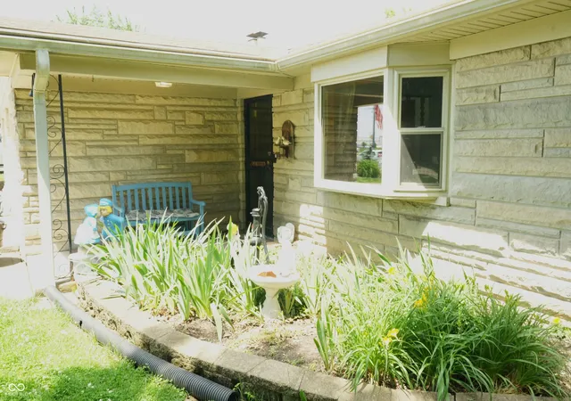 2nd image of 10420 Bradford Rd, Avon, IN 46123 | MLS# 22102963