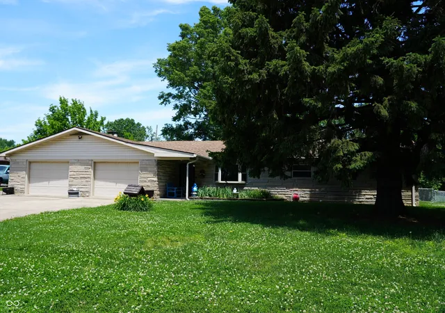 3rd image of 10420 Bradford Rd, Avon, IN 46123 | MLS# 22102963