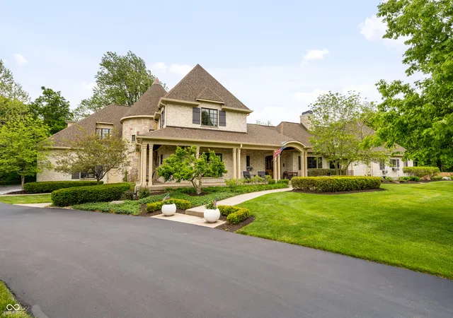 2nd image of 11503 Willow Ridge Dr, Zionsville, IN 46077 | MLS# 22102964