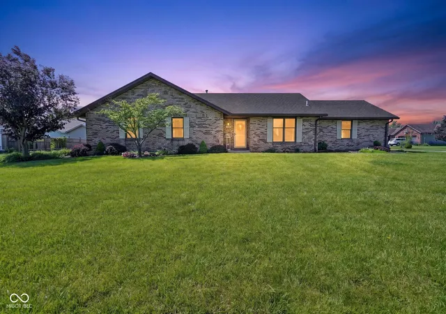 Homes for sale in Muncie, IN | 5505 W Sudbury Dr, Muncie, IN 47304 | MLS# 22103009