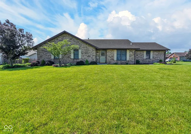 Homes for sale in Muncie, IN | 5505 W Sudbury Dr, Muncie, IN 47304 | MLS# 22103009