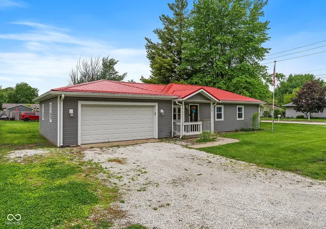 3rd image of 1707 E Wabash Ave, Crawfordsville, IN 47933 | MLS# 22103056
