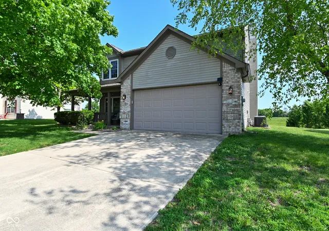 1st image of 541 Yorktown Ln, Avon, IN 46123 | MLS# 22103060
