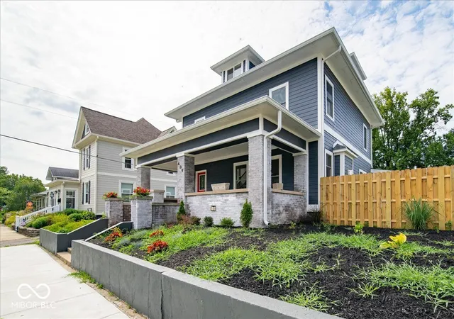 Photo 3 of Single family home for sale at 409 E Washington St, Lebanon, IN 46052 | MLS# 22103089 | Listing updated on 2026-07-31