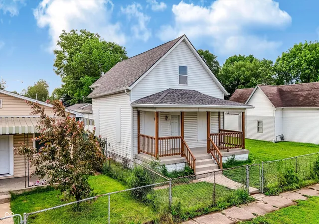 2nd image of 817 Division St, Indianapolis, IN 46221 | MLS# 22103124