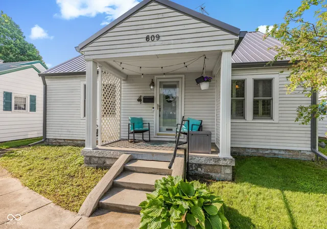 Homes for sale in Alexandria, IN | 609 W Broadway St, Alexandria, IN 46001 | MLS# 22103140