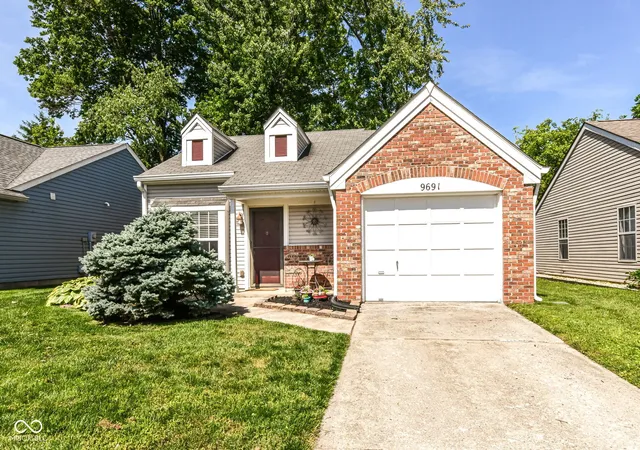 Homes for sale in Fishers, IN | 9691 Roxbury Dr, Fishers, IN 46038 | MLS# 22103150