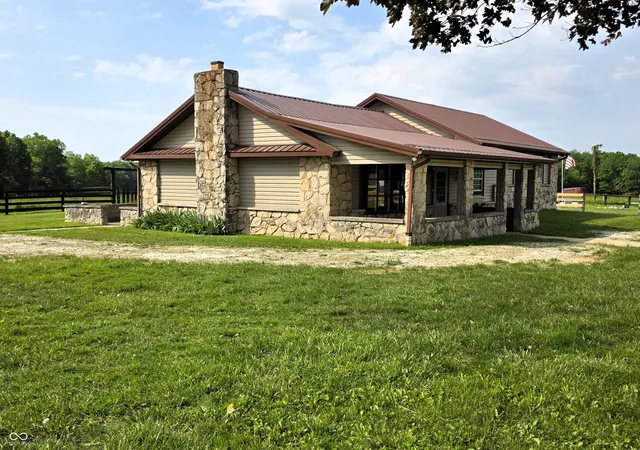 Homes for sale in Reelsville, IN | 6736 W County Road 675 S, Reelsville, IN 46171 | MLS# 22103151