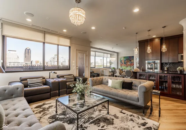 2nd image of 225 N New Jersey St #42, Indianapolis, IN 46204 | MLS# 22103187