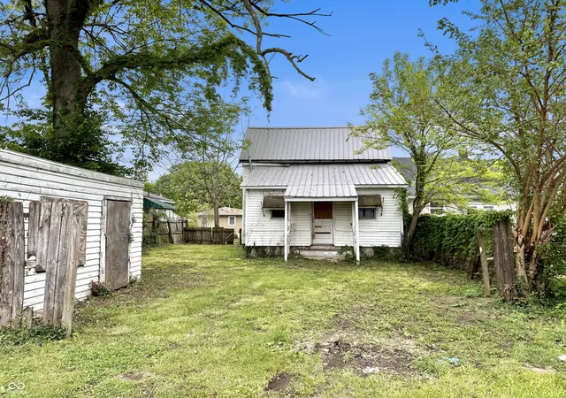image of 1327 S Harrison St, Shelbyville, IN 46176 | MLS# 22103204